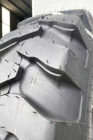 lốp 9.00-20 Ascenso cho máy xúc đào DX130 DX140W