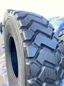 Lốp Bố Dù Và Lốp Bố Thép Khác Nhau Gì? Nên Chọn Loại Nào?