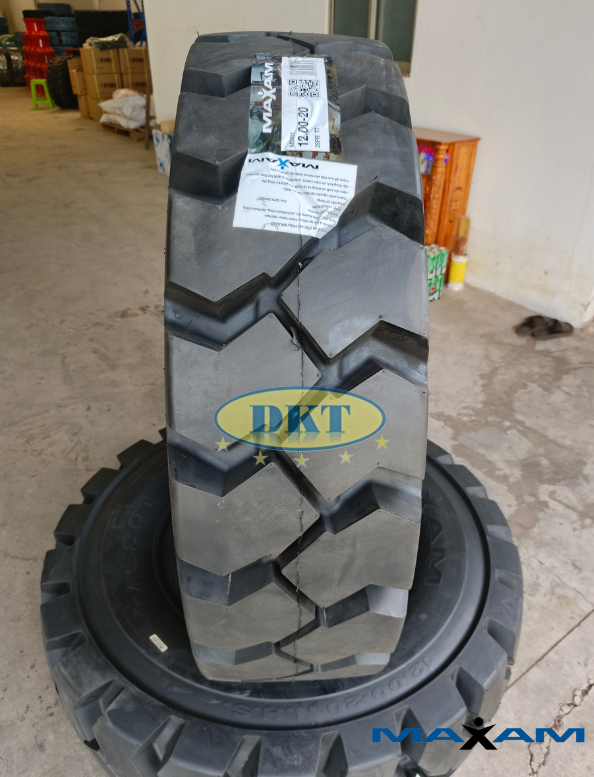 Lốp 12.00-20 Maxam bền cho xe tải công trình
