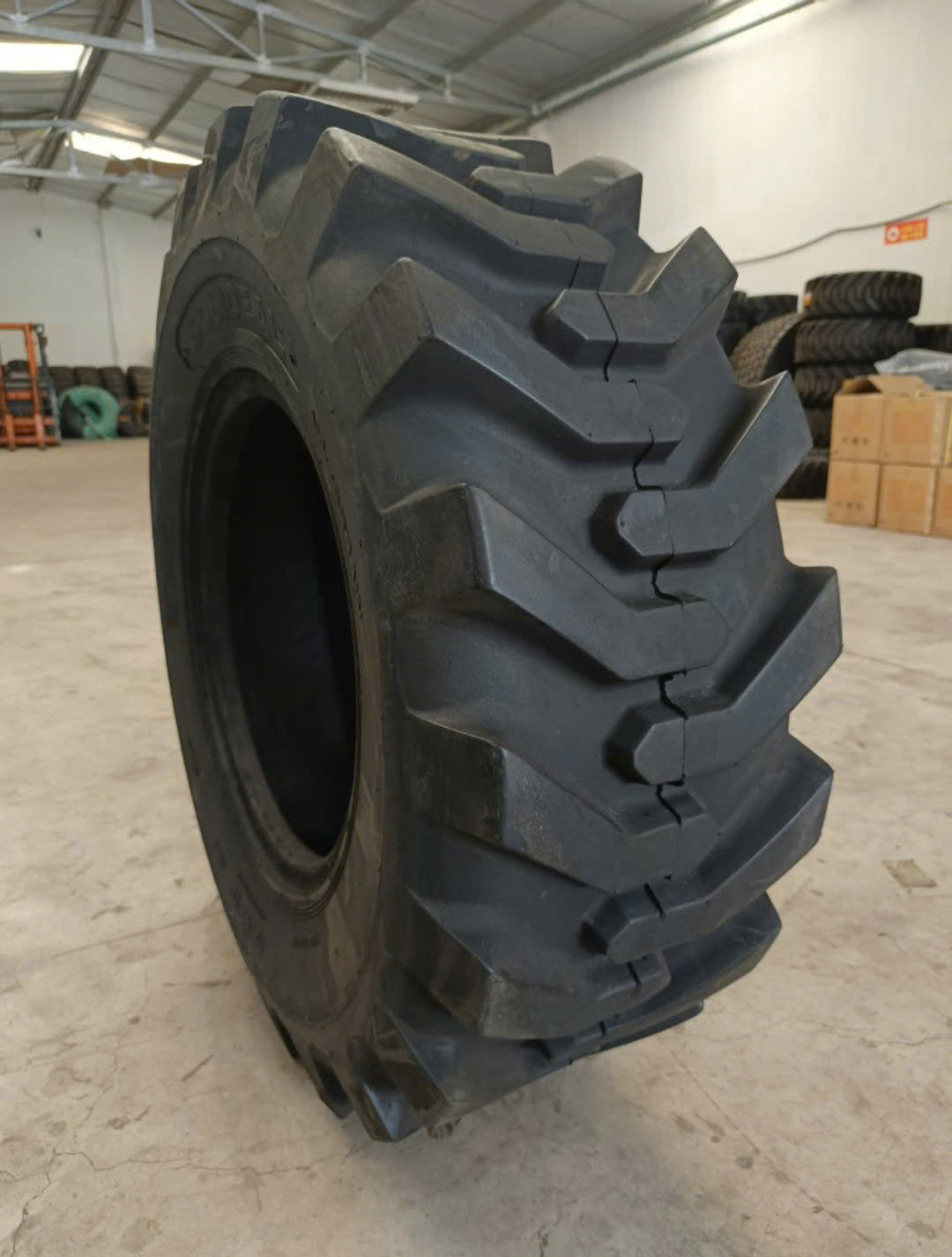 Lốp 12.5-18 | Lốp Xúc Lật 12.5-18 Bền, Chịu Tải Tốt - Ảnh 4