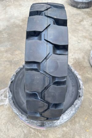 Lốp 700-12 đặc SIBA cho xe nâng