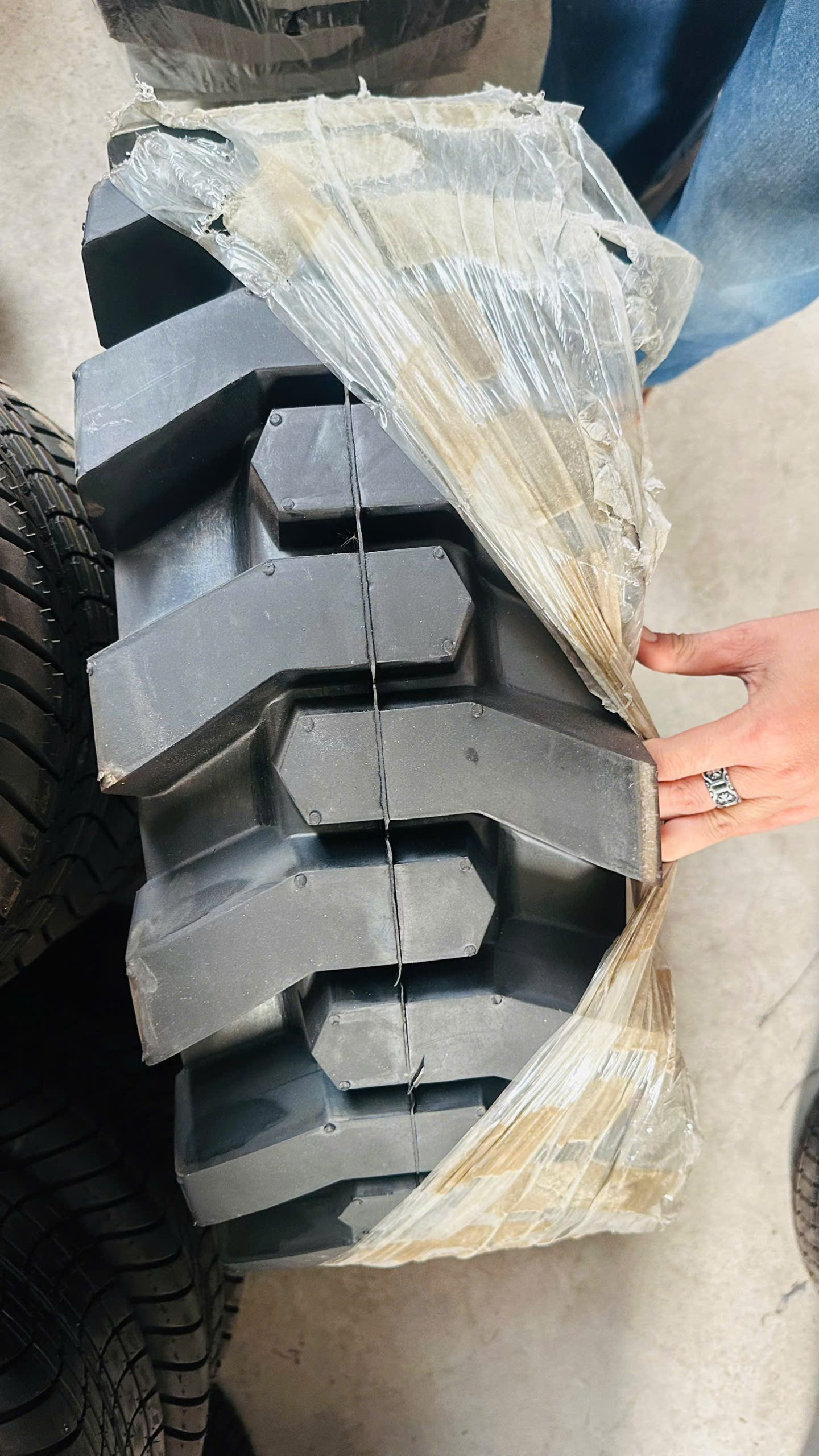 Lốp Đặc 10-16.5 SIBA | Không Xịt, Siêu Bền Cho Xe Xúc Lật - Ảnh 5