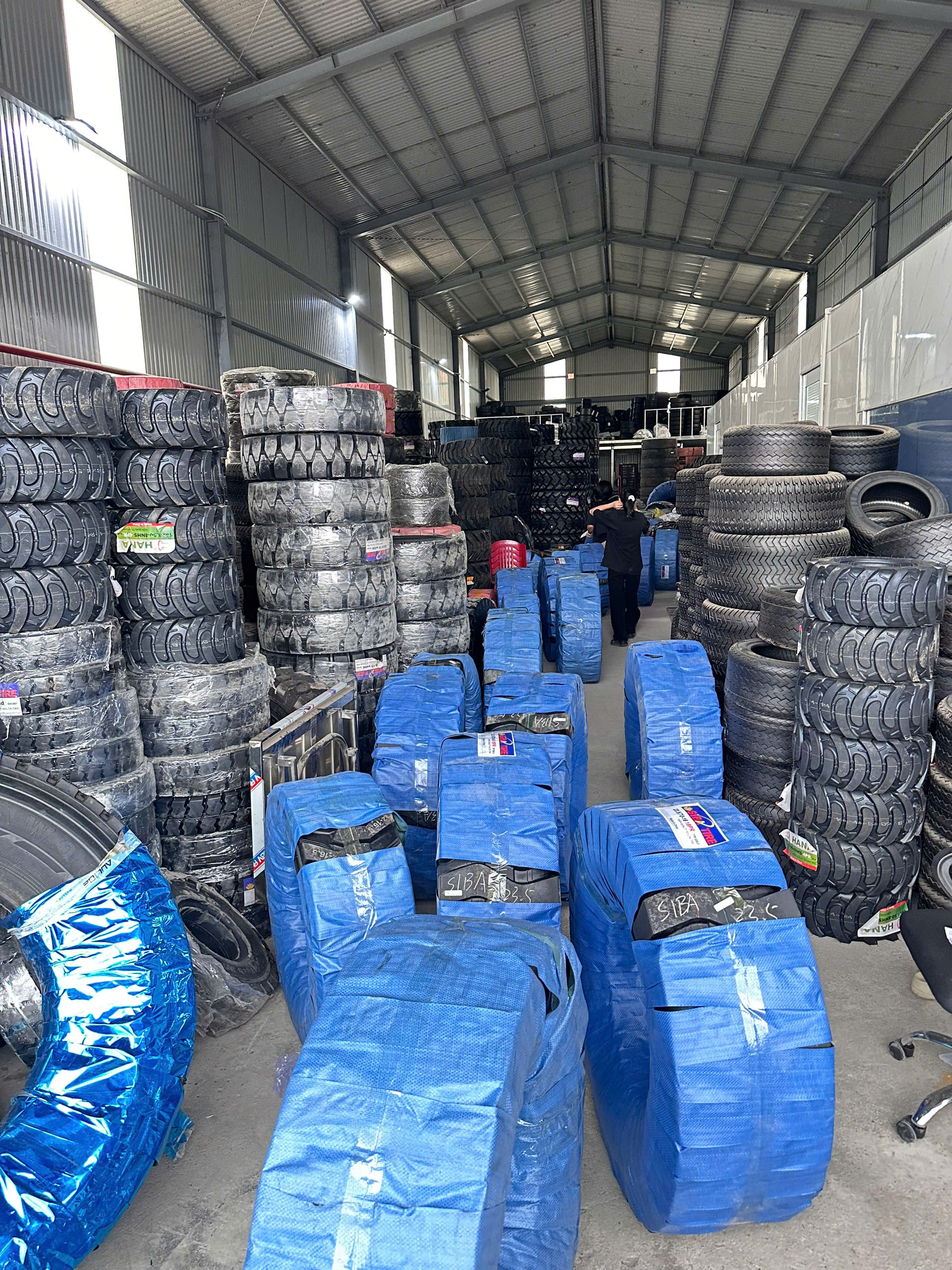 Phân Phối Lốp SIBA