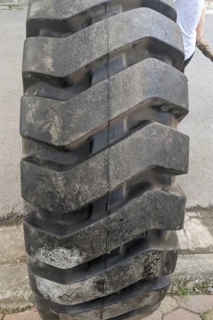 lốp 16.00-25 BKT